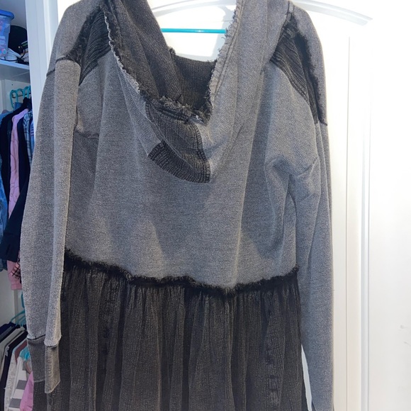 Sweater - Picture 2 of 4